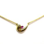 Collar gondola magari venezia plata de ley 925 bañado en oro de 18k con circonita fucsia